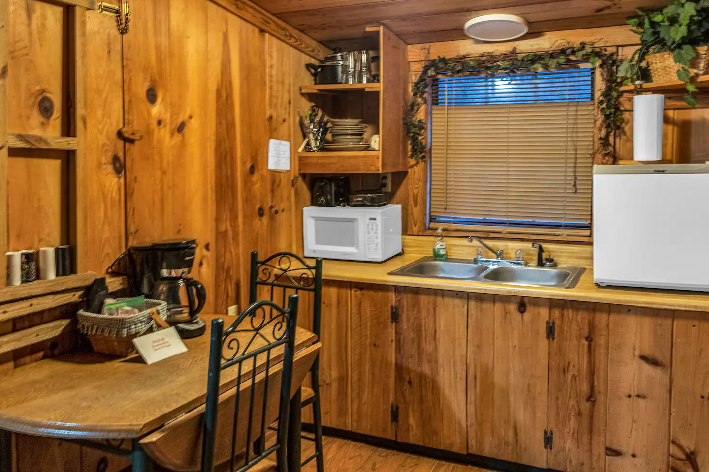 Cabin 6 Mountain View Cabin Rentals, Tellico Plains, TN