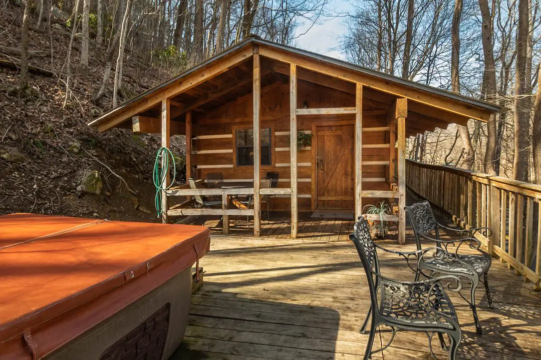 Lucky 13 Cabin, River View with a Hot Tub, Mountain View Cabin Rentals, Tellico Plains TN