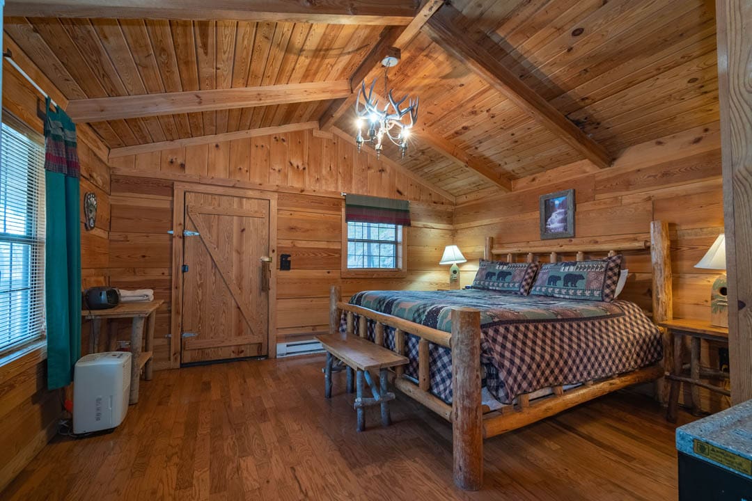 Lucky 13 Cabin, River View with a Hot Tub, Mountain View Cabin Rentals, Tellico Plains TN