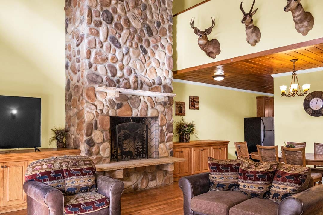 Gray House, Vacation Rental Cabin, Mountain View Cabin Rentals, Tellico Plains TN Smoky Mountains
