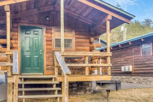 Bear Track Lodge Studio Cabin