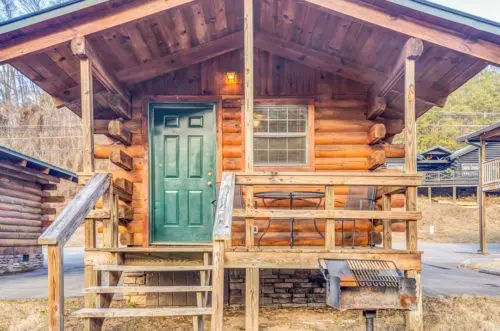 The Bear Cub Lodge Studio Log Cabin , Riverside Tellico River, Mountain View Cabin Rentals, Tellico Plains TN
