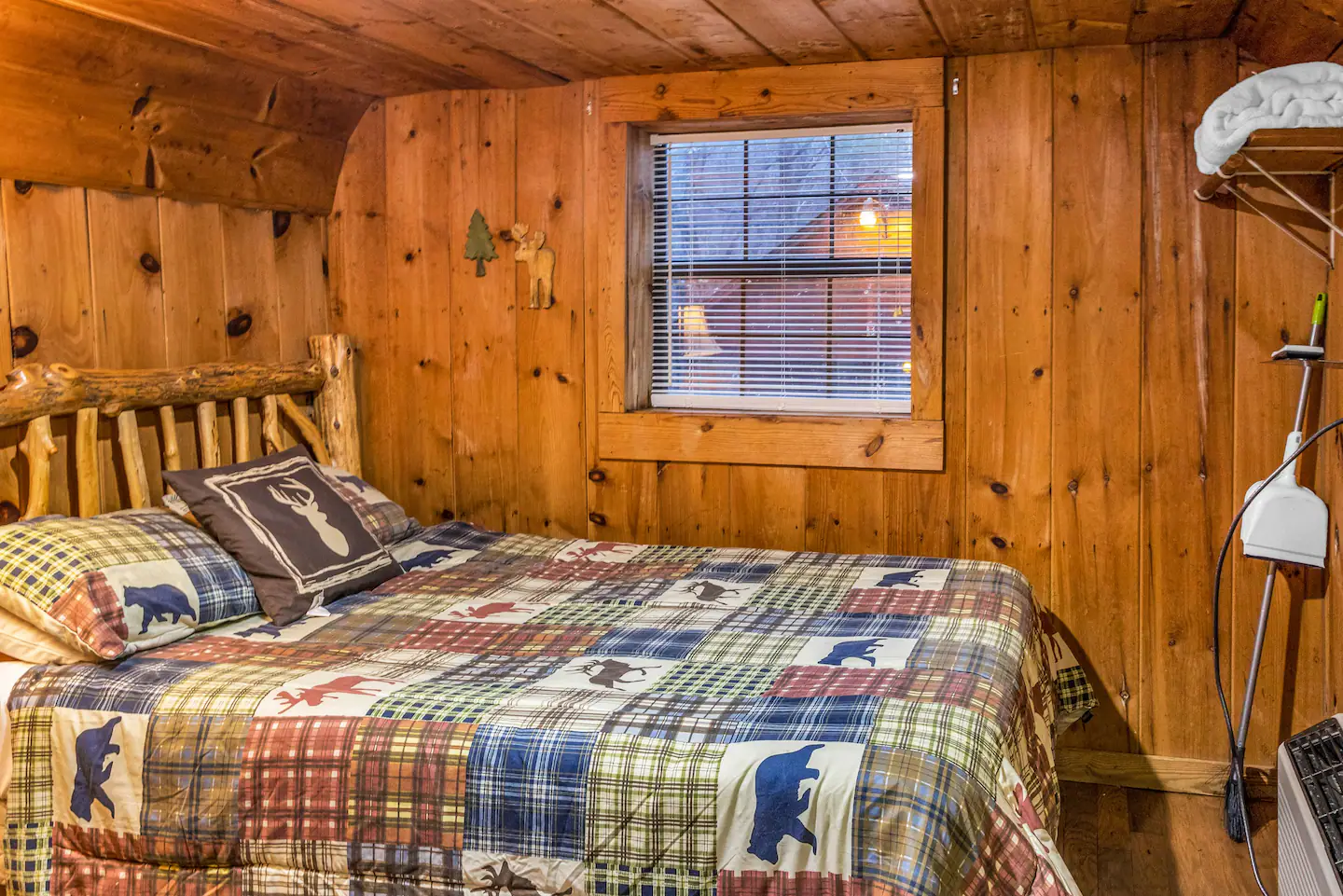 Cabin 5 Mountain View Cabin Rentals, Tellico Plains, TN